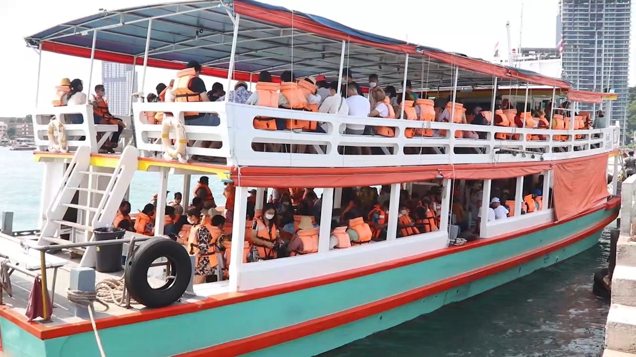 ท่องเที่ยวพัทยาฟื้นตัวหยุดยาว 4 วัน นทท.แน่นท่าเทียบเรือและชายหาด ผู้ประกอบการยิ้มรับทรัพย์ 