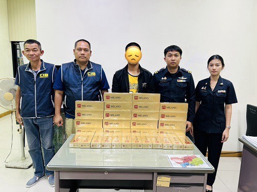 สรรพสามิตสมุทรสาคร โชว์ผลงานรอบ10 เดือน ยึดบุหรี่เถื่อน 6.7 หมื่นซอง 