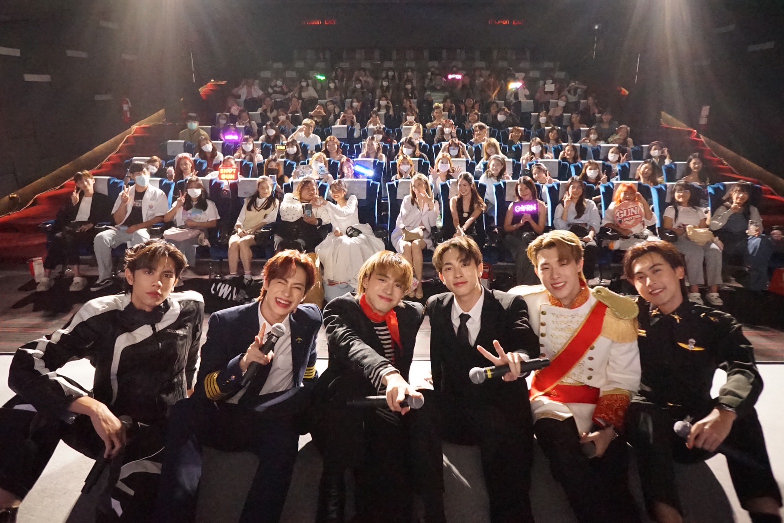 'PROXIE' จัดเต็มคอสตูมอาชีพในฝัน ทำแฟนใจฟูทุกที่นั่ง!! ในงาน 'PROXIE The 4th Fansign' 