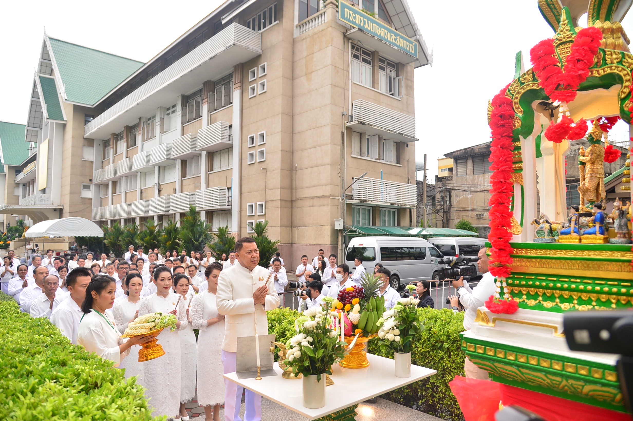ก.เกษตรฯ จัดพิธีบวงสรวงบูรพกษัตริย์ องค์พระพิรุณทรงนาคเป็นสิริมงคลก่อนงานพระราชพิธีพืชมงคล 2568​