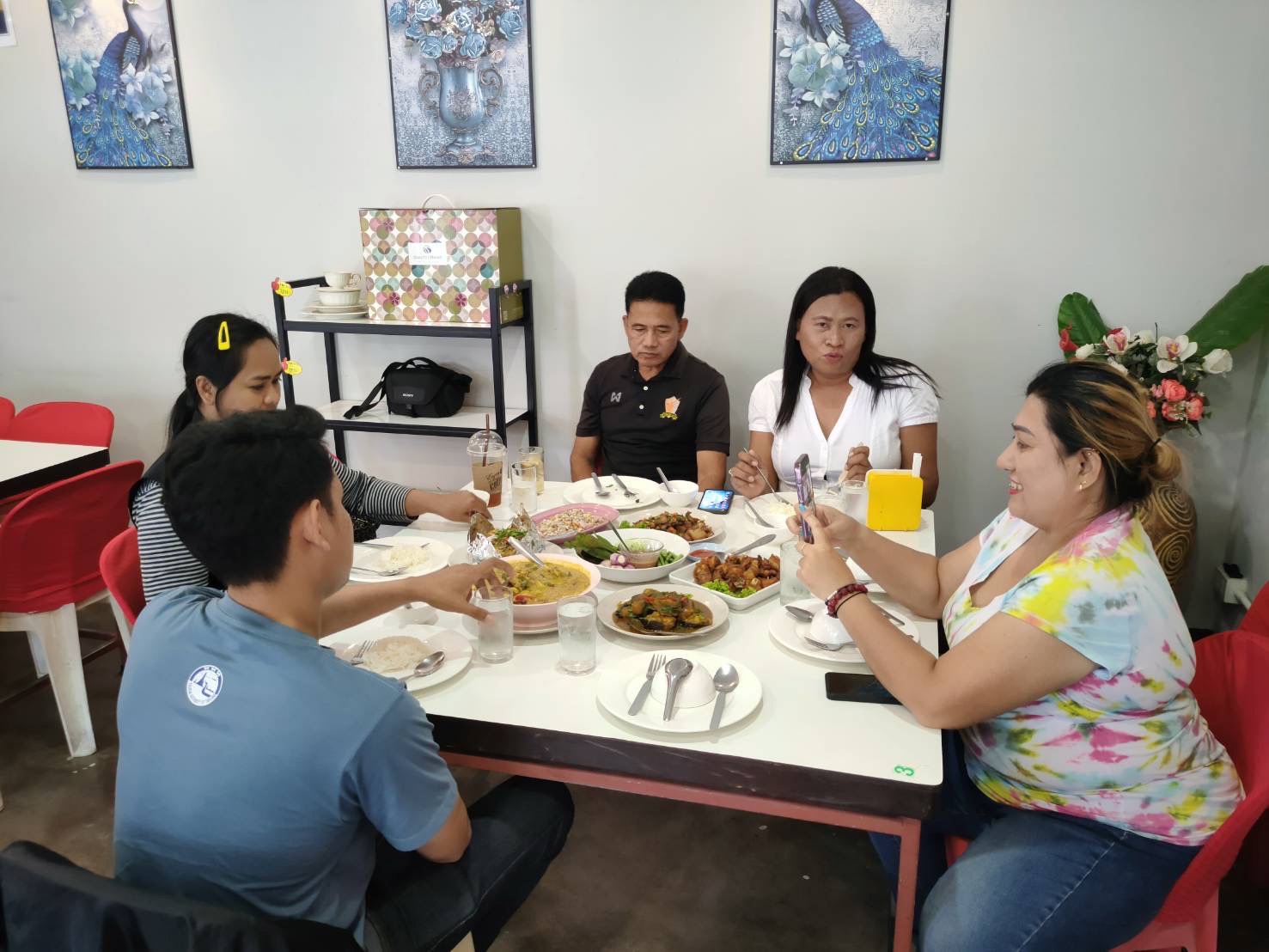 เมนูพื้นบ้าน"ไข่มดแดง" ขึ้นโต๊ะอาหารเหลามีทานเฉพาะฤดูกาล