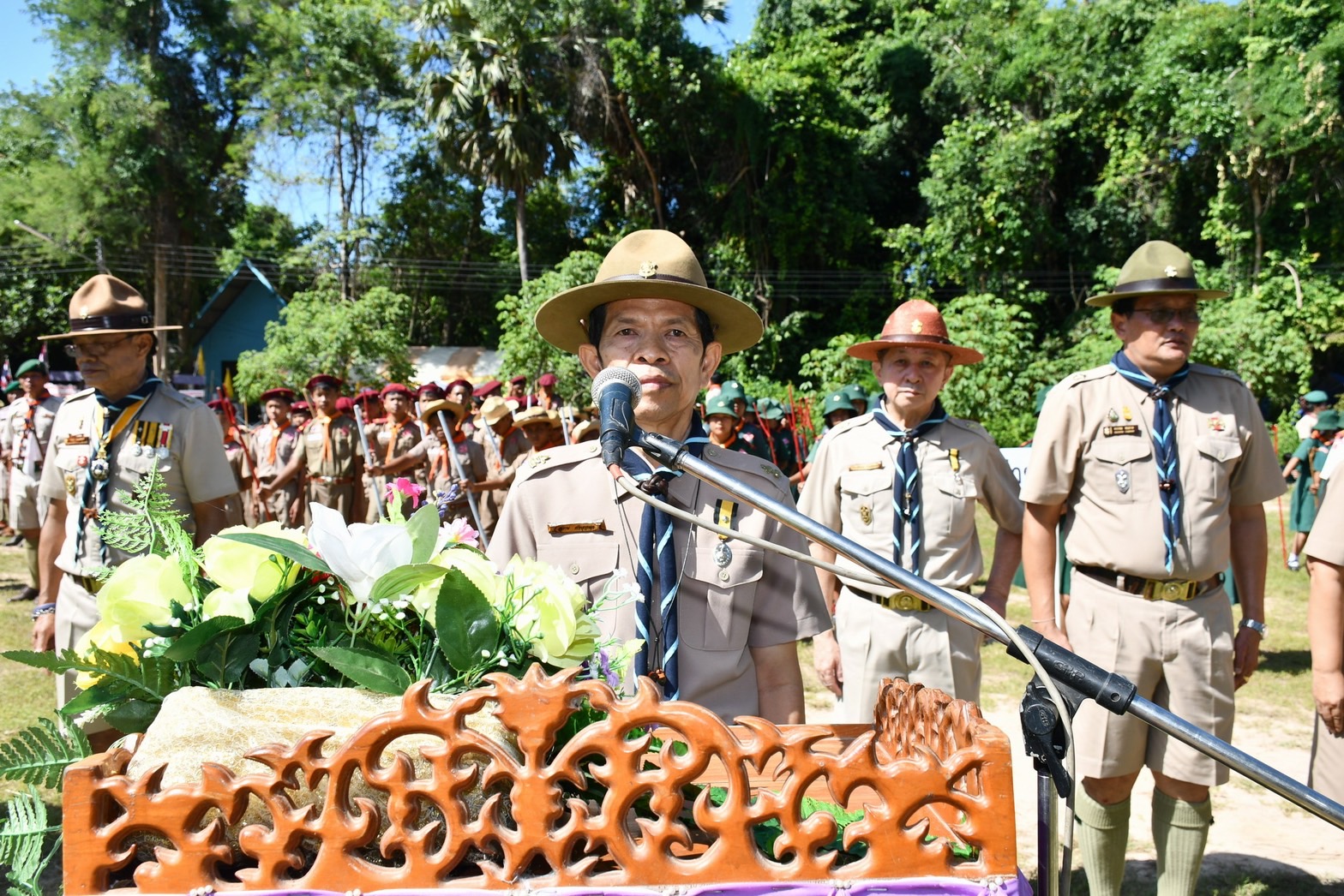 ผวจ.ศรีสะเกษ ประธานนำลูกเสือ เนตรนารี สวนสนาม