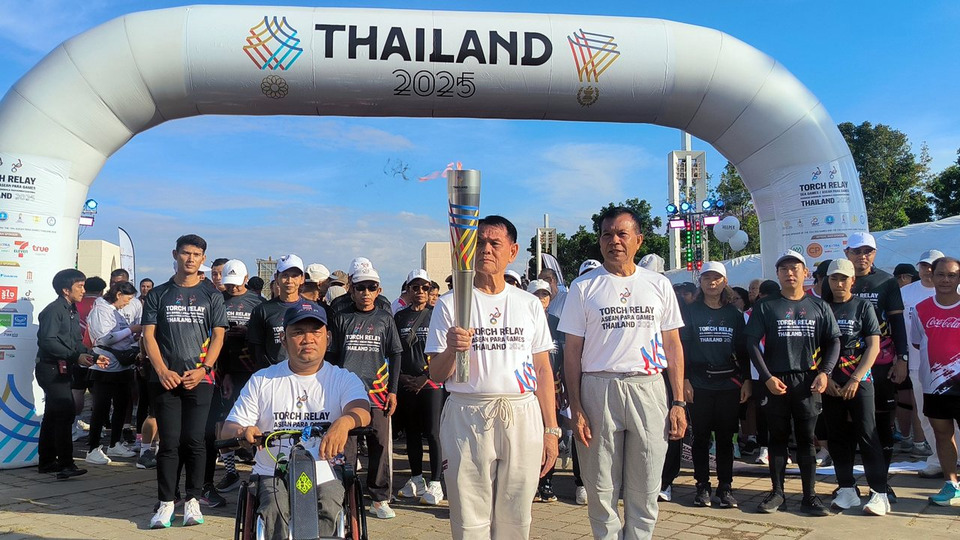 โคราชคึกคัก! วิ่งคบเพลิงไฟพระฤกษ์ต้อนรับซีเกมส์–อาเซียนพาราเกมส์ 2025 จุดพลังเมืองกีฬา