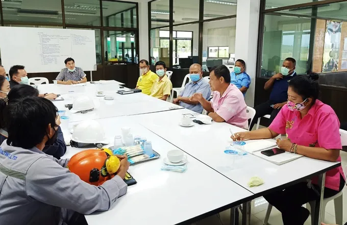 สกจ.ชลบุรี ร่วมสังเกตการณ์ตรวจสอบค่าความเข้มของอากาศเสียที่ปล่อยทิ้งจากโรงงานผลิตยาง
