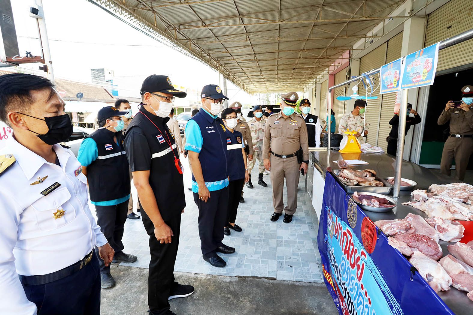 ประจวบฯคุมเข้มร้านหมูป้องกันกักตุนช่วงตรุษจีน