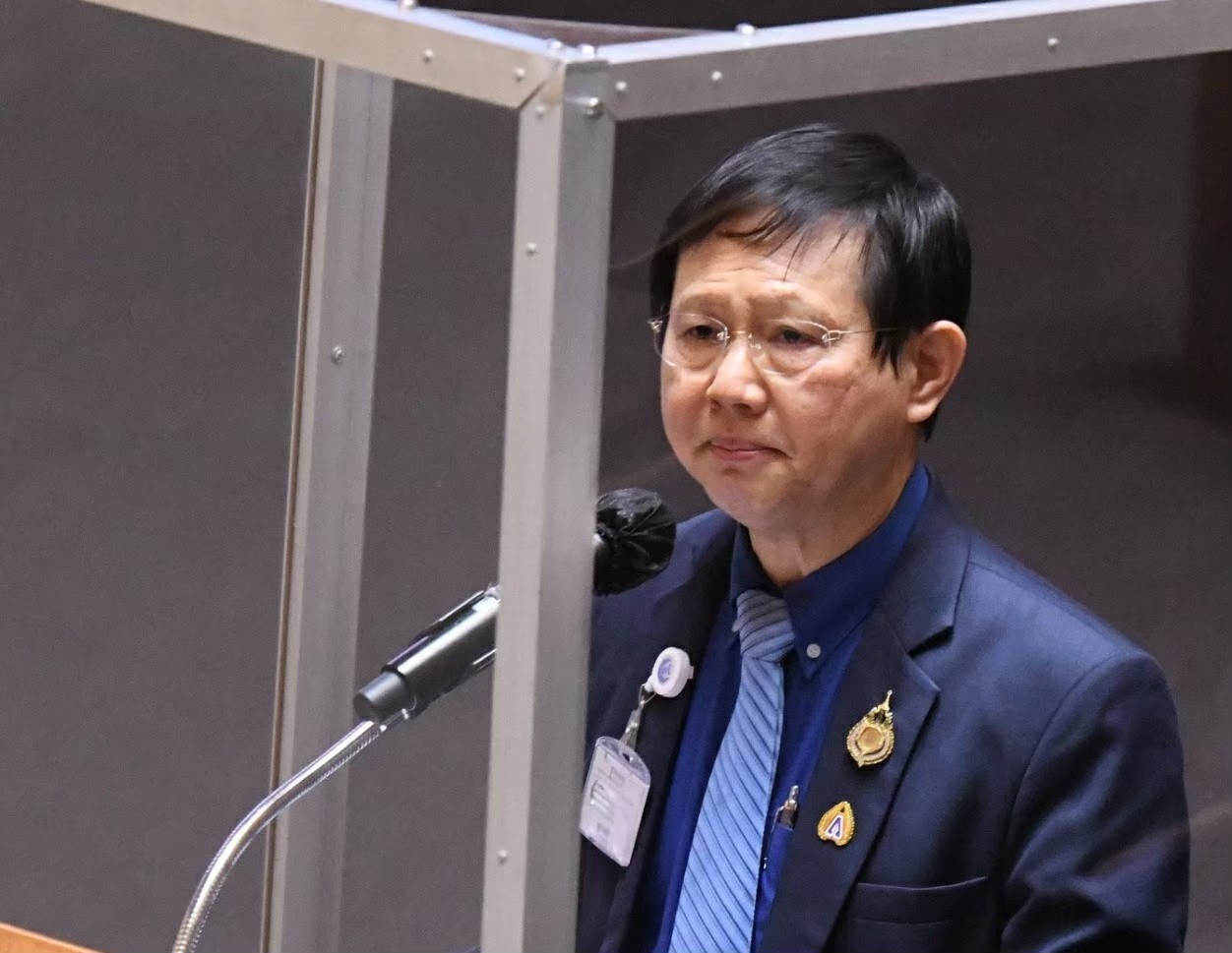 "หมอระวี"ประกาศลุยสู้เลือกตั้งทุกสนาม ไม่สนจะใช้บัตรกี่ใบ มั่นใจปชช.เลือกผู้แทนจากผลงาน ไม่ใช่เงินซื้อเสียง