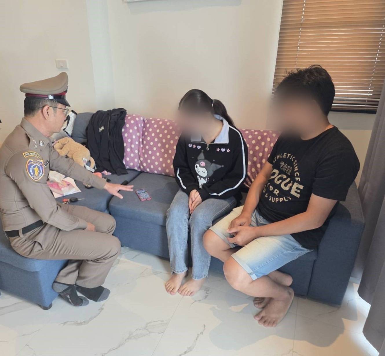 บุกจับพยาบาลสาว รพ.ดังบุรีรัมย์ ร่วมกับสามีถ่ายคลิปสวิงกิ้งขายกลุ่มลับ มีรายได้ปีละ 2 แสน   