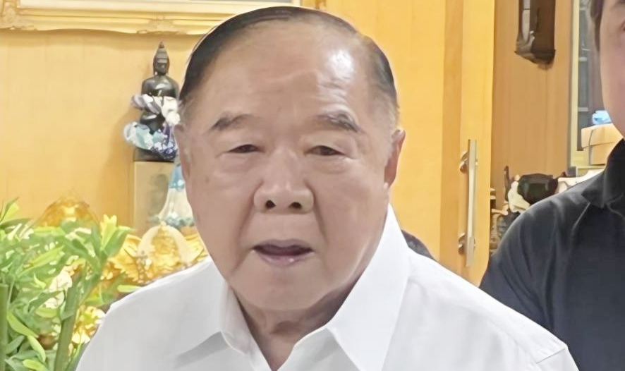 "บิ๊กป้อม"  เปิดมูลนิธิป่ารอยต่อฯ อวยพรปีใหม่  ลั่นอายุ 80 ปี พอแล้ว ถอนตัวแคนดิเดตนายกฯ เตรียมวางมือการเมือง