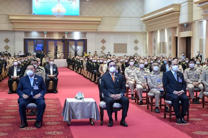 รายงานพิเศษ : ส่องความเคลื่อนไหว “3ป.” ก่อนถึงนาที ชี้ชะตา “บิ๊กตู่”