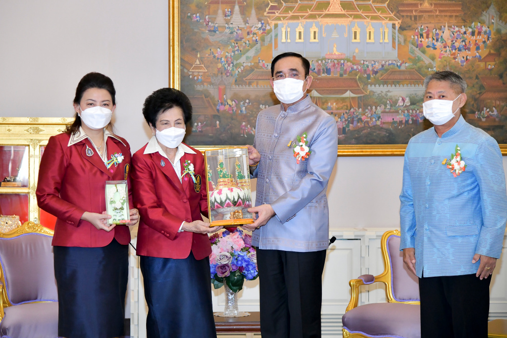 "บิ๊กตู่" ร่วมประชาสัมพันธ์ขาย "ดอกมะลิ" วันแม่แห่งชาติ 64 เชื่อมั่นสถานการณ์โควิดจะดีขึ้นจากมาตรการที่รัฐออกมา