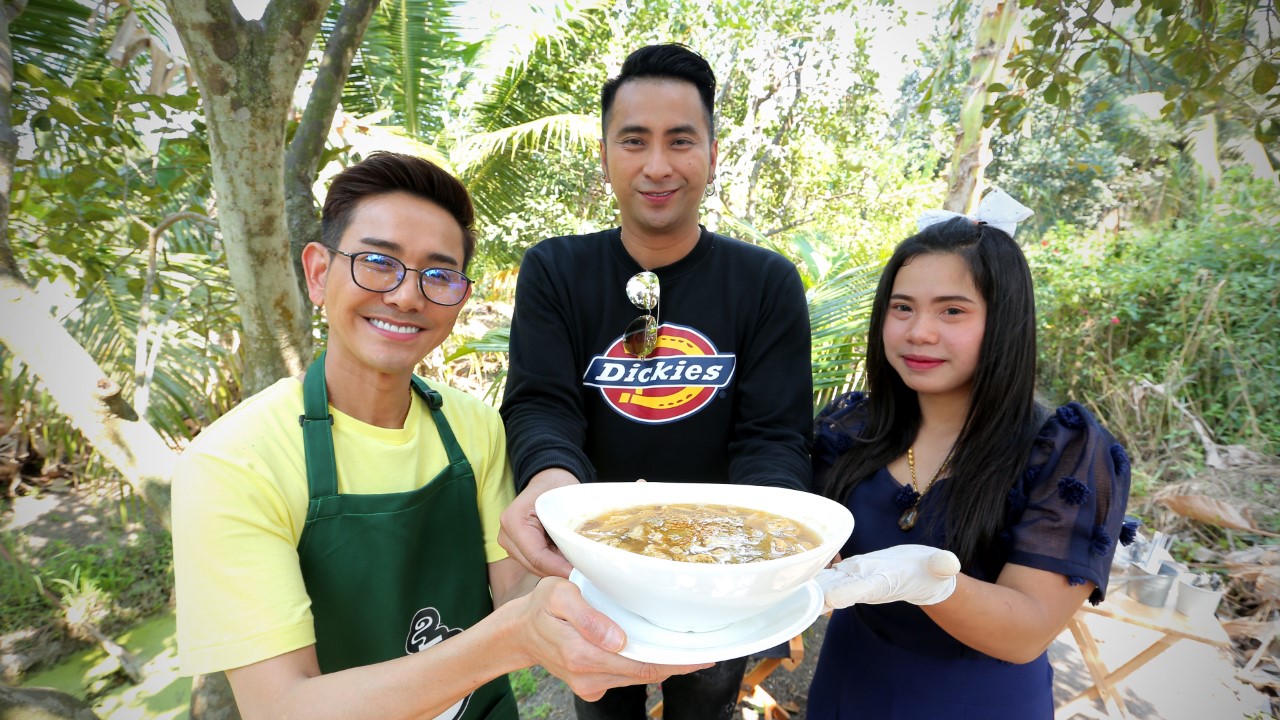 “บอล เชิญยิ้ม” พาชิมไข่แมงดาทะเลในรายการ ครัวลั่นทุ่ง
