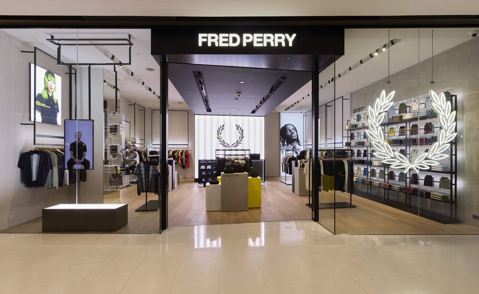 FRED PERRY เปิดร้านโฉมใหม่ ชั้น 1 ศูนย์การค้าเซ็นทรัลเวิลด์ พร้อมคอลเลกชั่นล่าสุด Fall/Winter 2025 กับคอนเซปต์ “Match Fit” 
