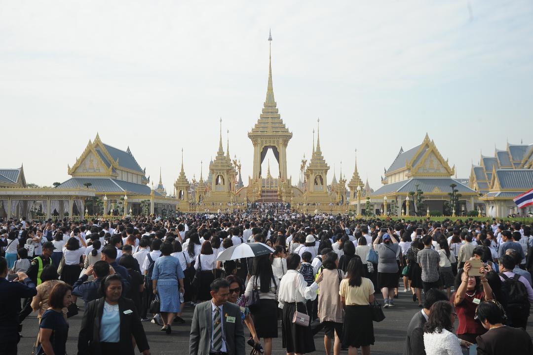 รัฐบาลเปิดให้เข้าชมนิทรรศการพระเมรุมาศ พร้อมทดสอบระบบก่อนพระเทพฯเสด็จเปิดงานพรุ่งนี้