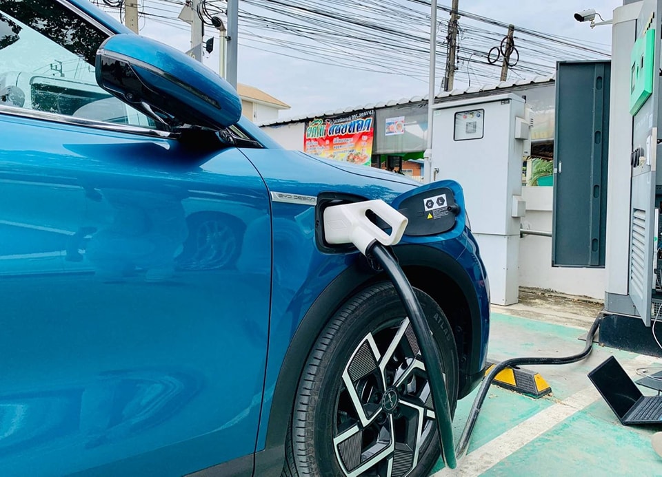 “ก.อุตฯ” เดินหน้าขับเคลื่อน EV ชงมาตรฐานแบตเตอรี่และสถานีชาร์จเป็นสินค้าควบคุมต้องได้มาตรฐาน
