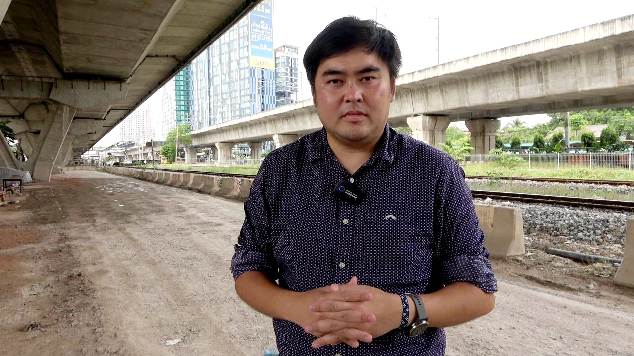 "แสนยากรณ์" ตามแซะเปลี่ยนป้าย 33 ล้าน แต่ถนนชำรุดหนักห่างสถานีกลางบางซื่อไม่ถึง 2 กม.ไม่ซ่อมมา 10 ปีแล้ว