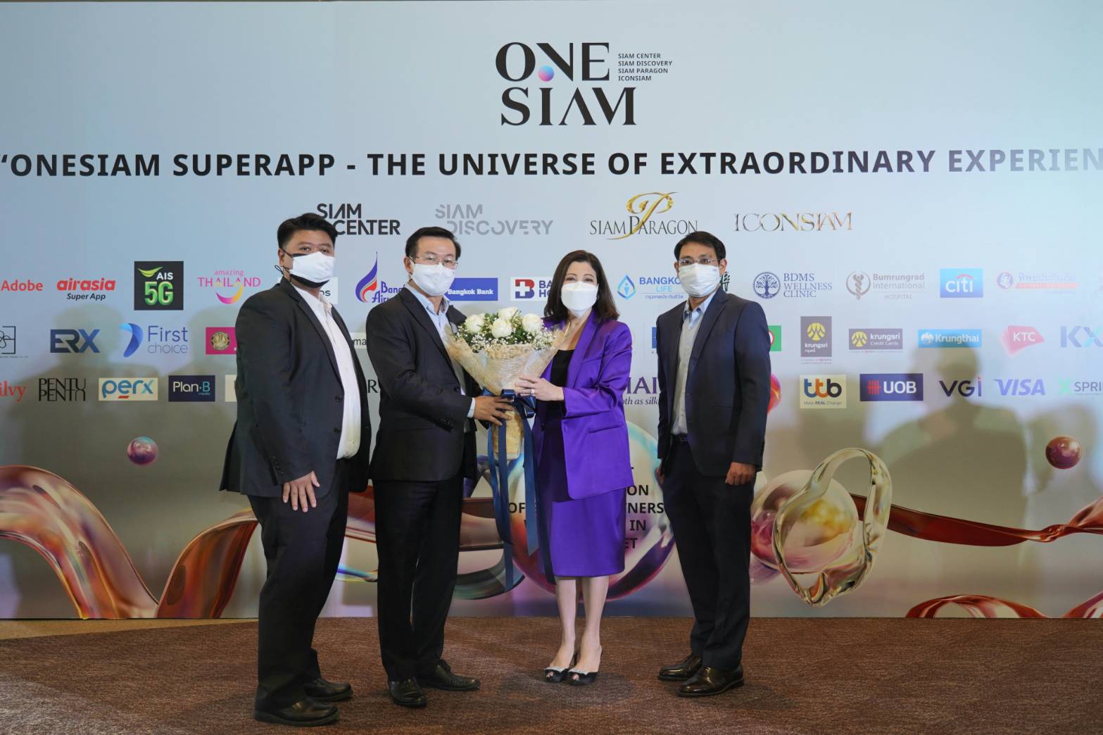 ทิพยประกันภัย ร่วมแสดงความยินดีกับ สยามพิวรรธน์  ในการเปิดตัว ONESIAM SuperApp ปฏิวัติ Loyalty Program ด้วย VIZ COIN