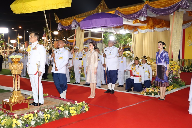 ในหลวง-พระราชินี ทรงประกอบพิธีวางศิลาฤกษ์-เปิดอาคารศาลจังหวัดพิษณุโลก