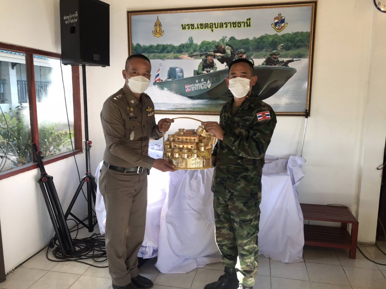 ผกก.สภ.ชานุมานพบปะหน่วยงานด้านความมั่นคงตามแนวชายแดนไทยลาวริมฝั่งโขง