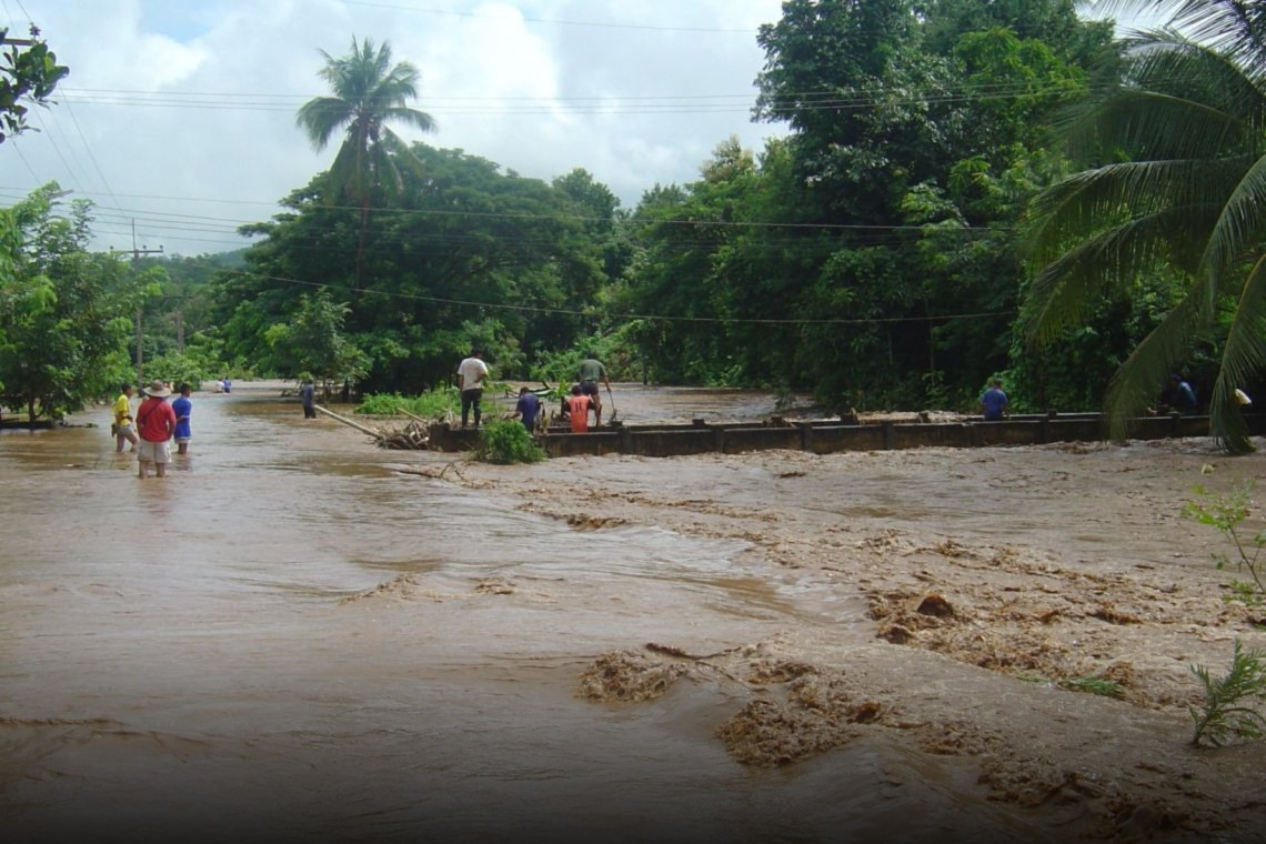 “ศปช.”สั่งเกาะติดฝนถล่มหนัก-เสี่ยงน้ำท่วมฉับพลันใน 10 จังหวัดภาคใต้