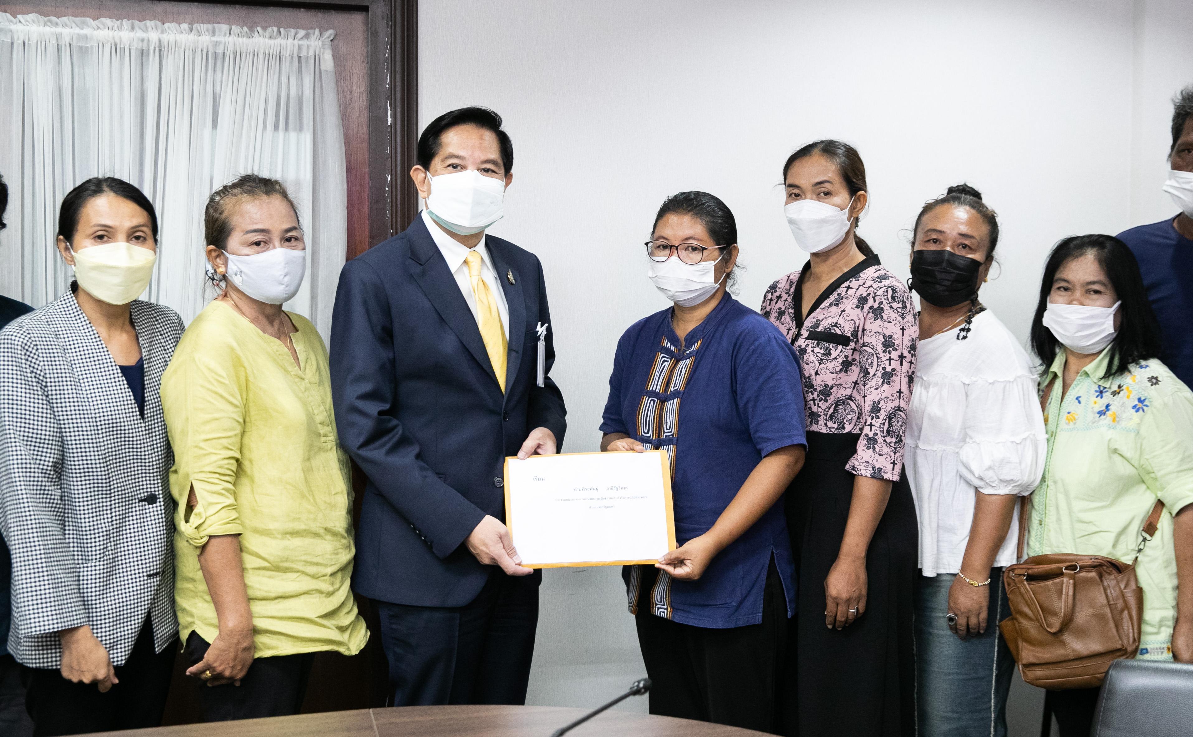 "พีระพันธุ์" รับหาแนวทางช่วยเจรจา "กรมชลฯ" หลังฟ้องชาวบ้านบุกรุกริมอ่างเก็บน้ำโคราช  