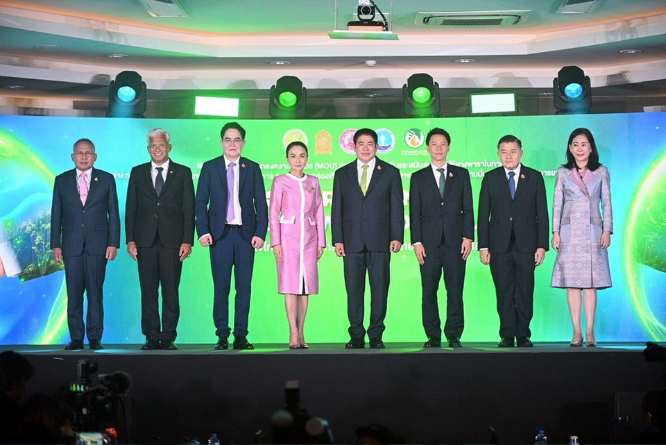 4 กระทรวง MOU หนุนใช้ยางพาราภาครัฐ "ธรรมนัส" ลั่นดันราคายางสดแตะ 70 บาท ภายใน ต.ค.นี้