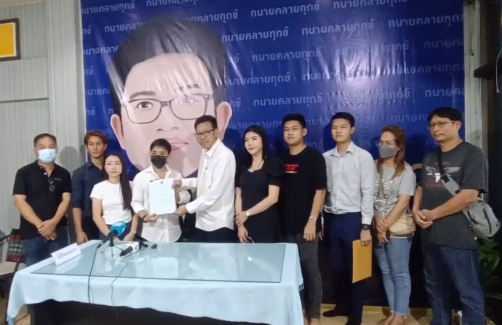 กลุ่มเหยื่อร้องทนายเดชาถูกเต็นท์รถมือสองขายรถติดไฟแนนซ์สูญเกือบ20ล้าน 