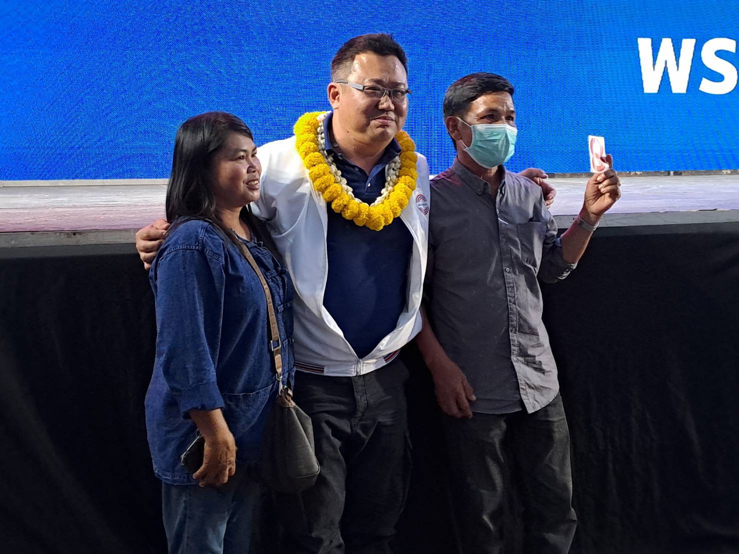   ปราศรัยใหญ่! ต้น นรพล ตันติมนตรี ชูนโยบายหลักก้าวข้ามความขัดแย้ง พร้อมเดินหน้าผลักดัน พ.ร.บ ลำไย!