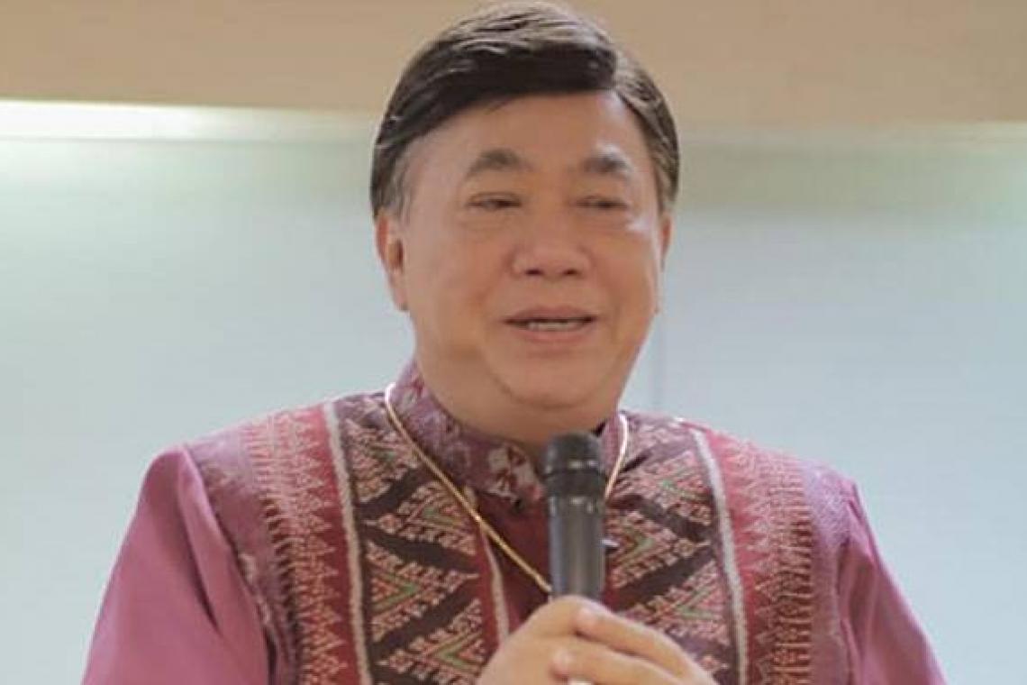 "ดร.เสรี" เย้ย "ฝ่ายค้าน" ยื่นอภิปรายทุกสมัย แค่เกมหลอกเห่า "นายกฯ" ในสภาฯ ไม่มีทีเด็ด ระอาสภาฯกลายเป็นโรงละคร