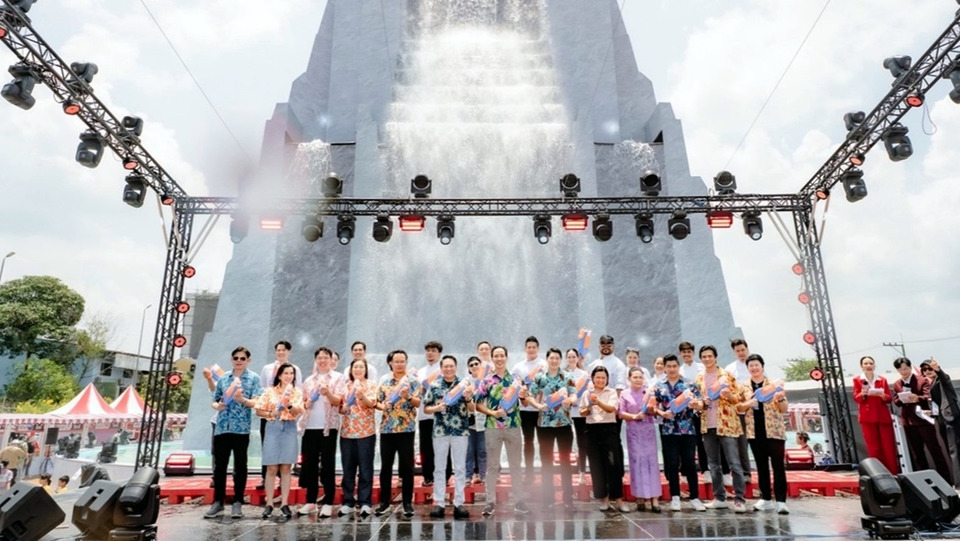 เดือดหาดใหญ่! “Makro x Heliconia” จัดสงกรานต์ Like A PRO น้ำตกยักษ์-เชฟ 50 ชีวิต