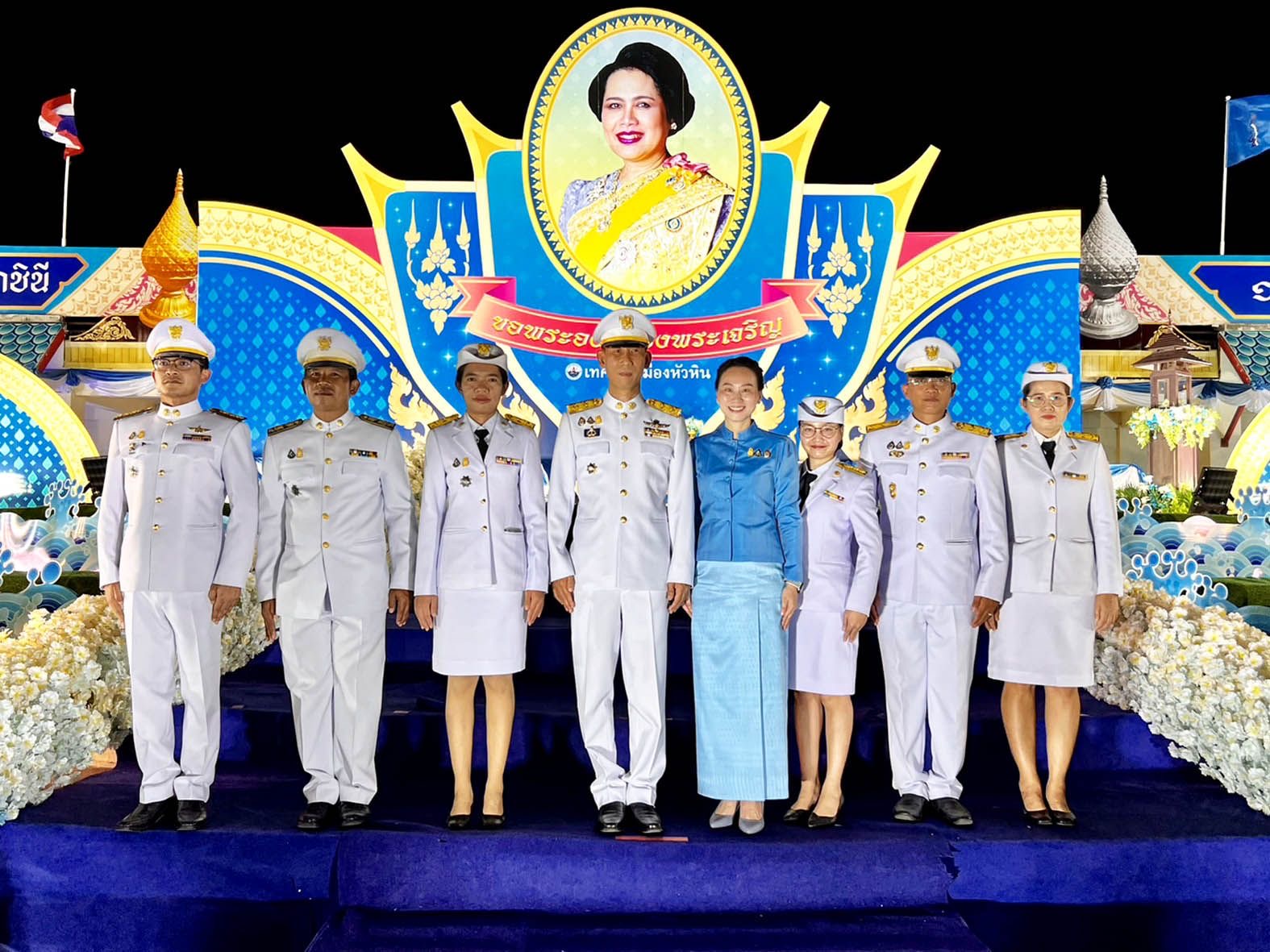 ชาวประจวบฯ พร้อมใจกันจุดเทียนถวายพระพรชัยมงคล สมเด็จพระพันปีหลวง เนื่องในโอกาสวันเฉลิมพระชนมพรรษา