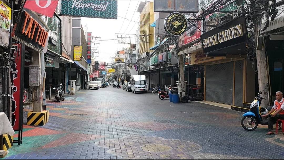 แชร์สนั่น! นักท่องเที่ยวอินเดีย คว้าขวดเบียร์ฟาดเจ้าของร้าน ย่านวอร์คกิ้งสตรีท พัทยา