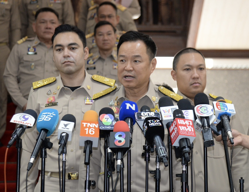 "นายกฯ" เร่งตั้ง "ศบก. " จ่อเปิด-ปิดปั๊มน้ำมัน 4 ทุ่มถึงตี 5 หลัง 20 เม.ย. ให้คนไทยเที่ยวสงกรานต์ ยังไม่ชัดออกเป็นพรก.หรือคำสั่ง