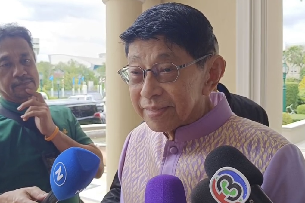“วิษณุ” ชี้ “พัชรวาท” ไม่ขาดคุณสมบัตินั่งรมต. เหตุคสช.เพิกถอนคำสั่งปลดแล้ว บอก ไม่เศร้า ประชุมนัดสุดท้าย เชื่อ“ครม.ชุดใหม่” ทำงานราบรื่น