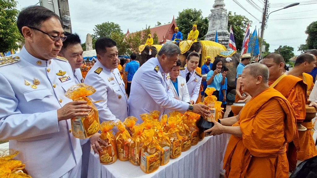 ทน.อยุธยา นำผู้นำ 2 ศาสนา ประกอบพิธีสวดมนต์และปล่อยพันธุ์ปลา ถวายเป็นพระราชกุศล "สมเด็จพระพันปีหลวง"