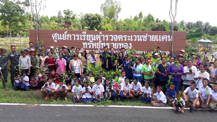 ขบวนการสหกรณ์บุรีรัมย์ ร่วมปลูกต้นไม้ สร้างจิตสำนึกในการอนุรักษ์พันธุกรรมพืชในชุมชน