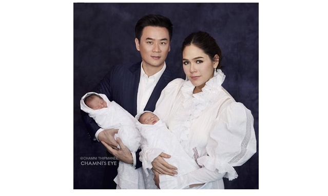 มาแล้ว!ภาพแรก "ชมพู่-น็อต"เผยภาพอุ้มลูกแฝด "ธันเดอร์-สตอร์ม"