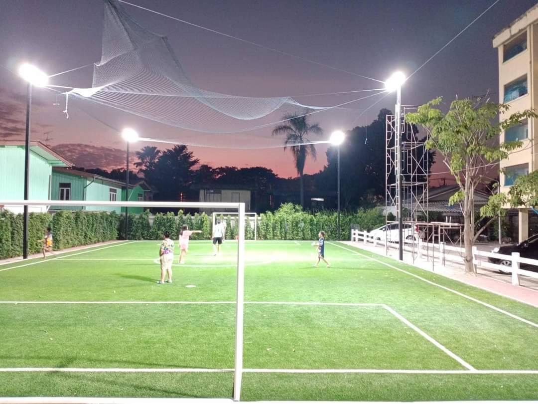 ผู้การเมืองเพชรเปิดสนามกีฬา "Sukvimol Arena 2022"