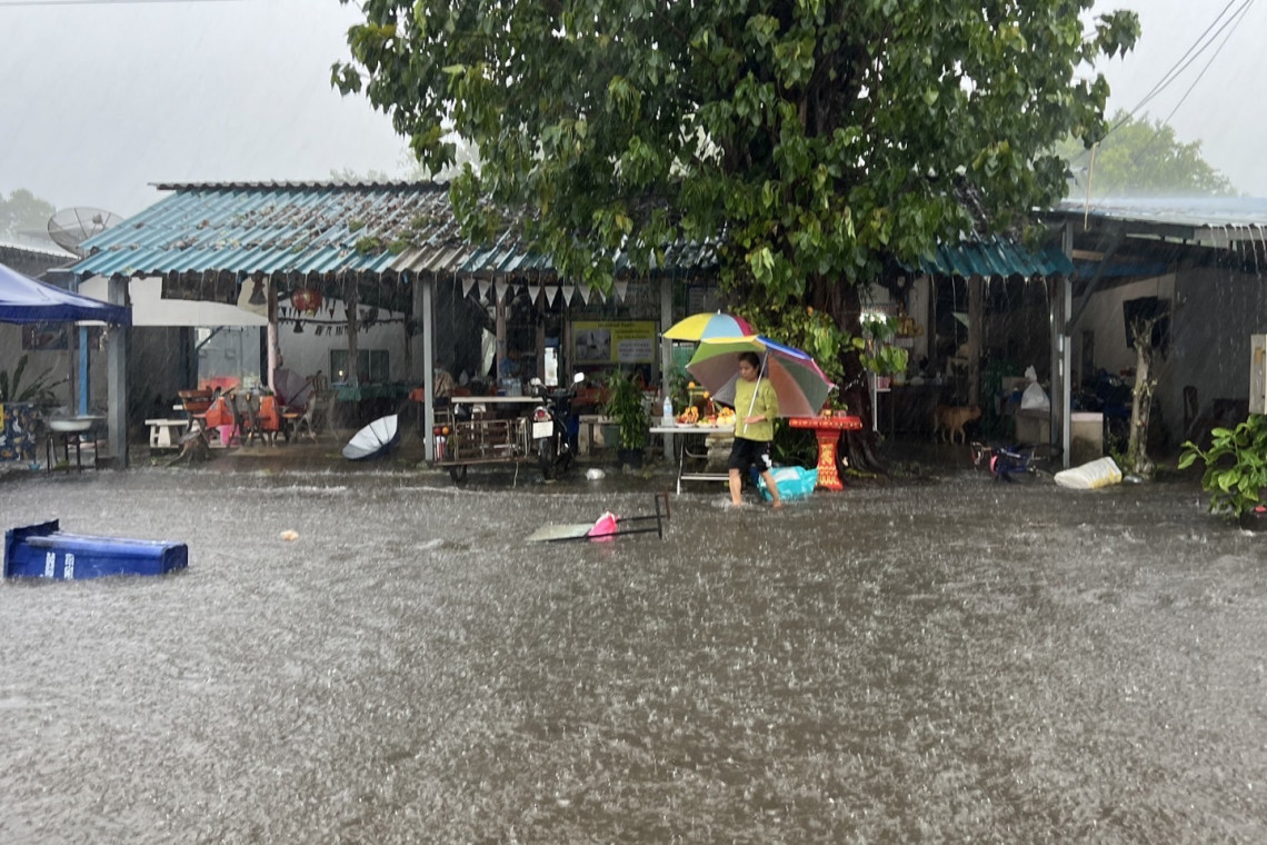 น้ำท่วมฉับพลัน-น้ำป่าไหลหลาก “ศปช.” เตือน 8 จังหวัดภาคใต้เฝ้าระวังฝนตกสะสม 11-12 พ.ย.นี้
