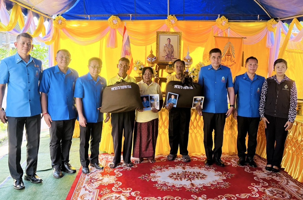 ผวจ.ศรีสะเกษ มอบสิ่งของพระราชทานฯ ช่วยเหลือผู้ประสบอัคคีภัย