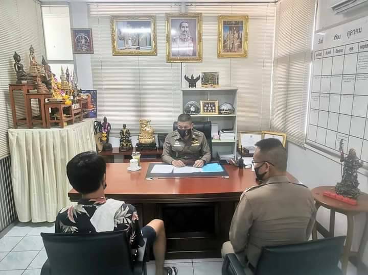 ตร.อุตรดิตถ์ รวบผู้ต้องหาใช้อาวุธปืนลูกซองสั้นยิงคู่อริเสียชีวิต หลังหนีไปกบดานที่ จ.ปทุมธานี