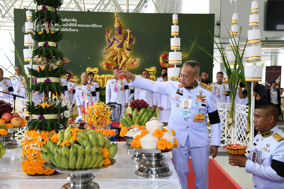 "พล.อ.อ.สถิตย์พงษ์" เป็นประธานบวงสรวงโขนมูลนิธิส่งเสริมศิลปาชีพ เรื่อง รามเกียรติ์ ตอน “สัตยาพาลี”