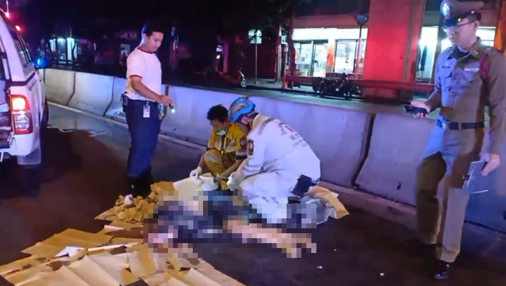 ชายหนุ่มวัย 26 กระโดดสะพานลอยจรัญซอย 3 ถูกกระบะเหยียบซ้ำดับอนาถ