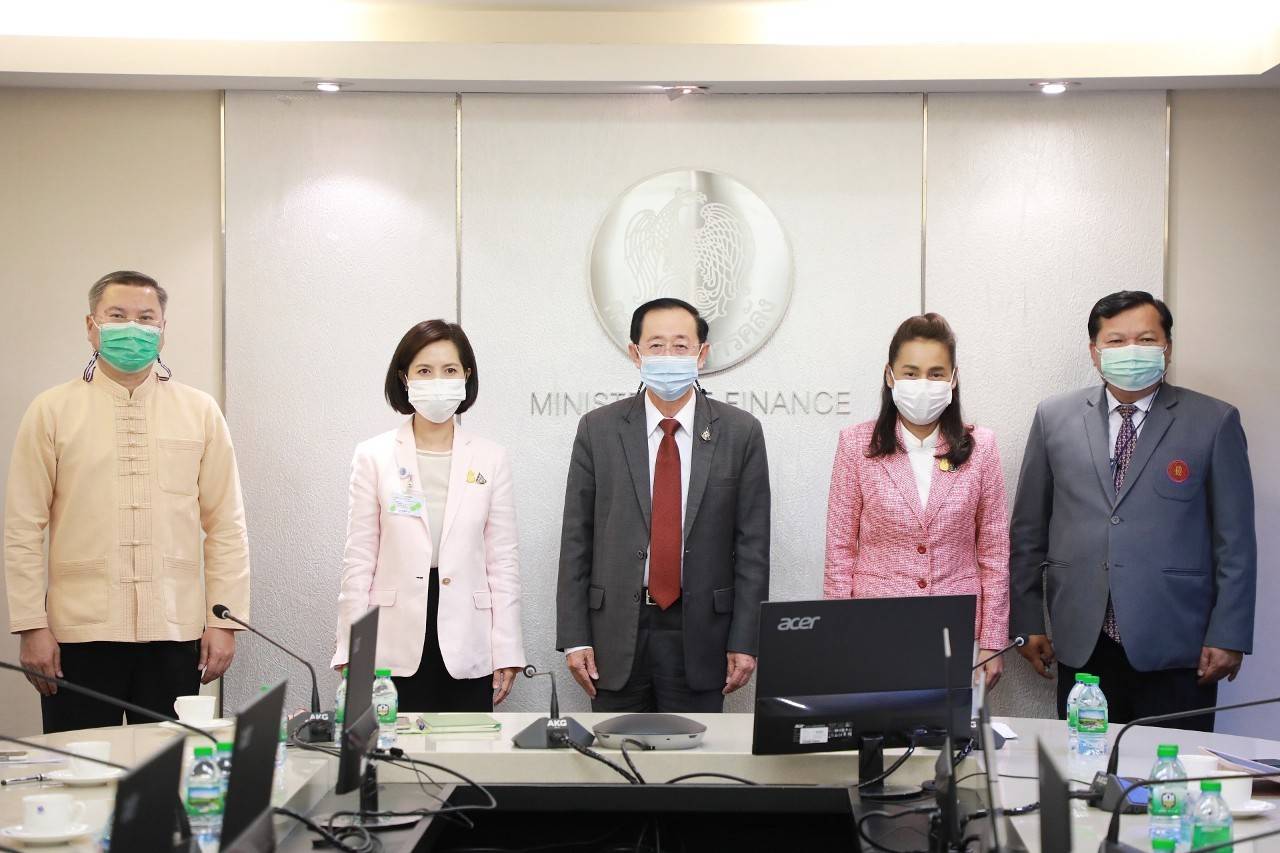 รมว.ศธ.หารือ รมว.กระทรวงการคลังพิจารณาช่วยเหลือโรงเรียนเอกชนในวิกฤต COVID-19