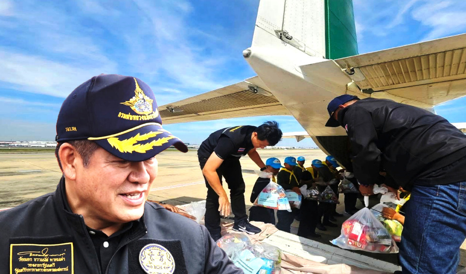 “ธรรมนัส” สั่ง อ.ต.ก.ส่งข้าว–น้ำดื่มทางอากาศ ช่วยผู้ประสบภัยน้ำท่วมหาดใหญ่