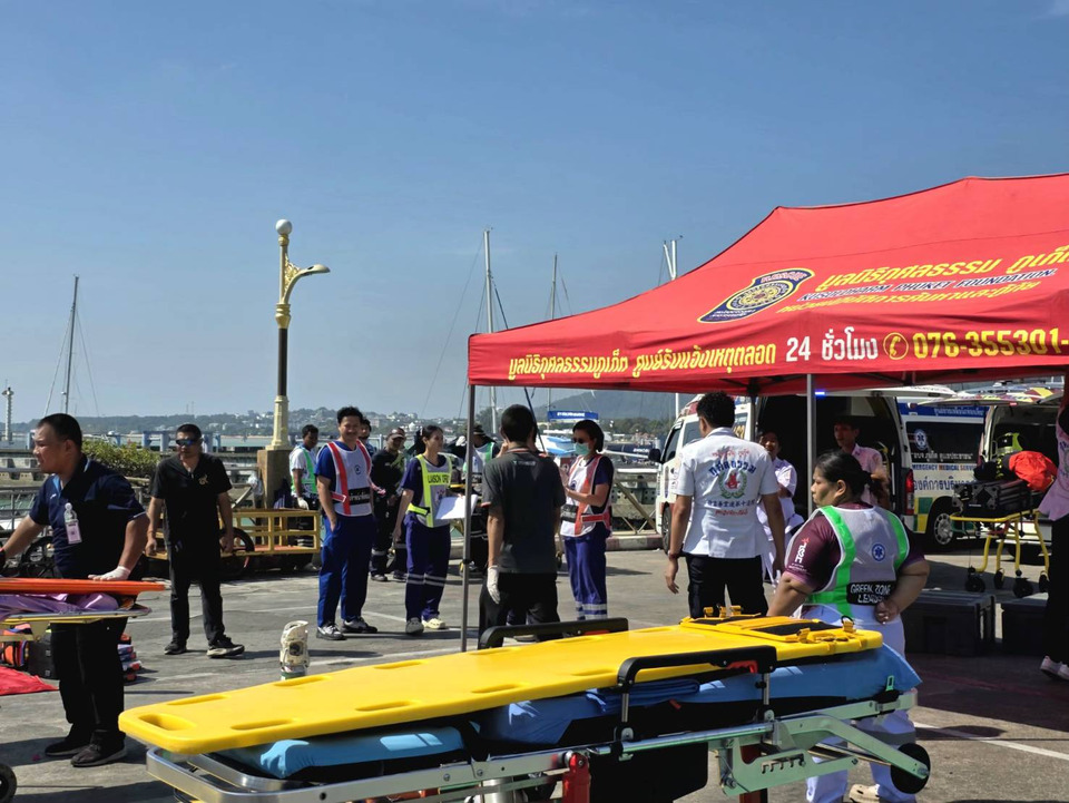 สลดอันดามัน! เรือสปีดโบ๊ทชนเรือประมง ใกล้เกาะไก่–พีพี นักท่องเที่ยวรัสเซียเสียชีวิต 1 ราย เจ็บระนาว