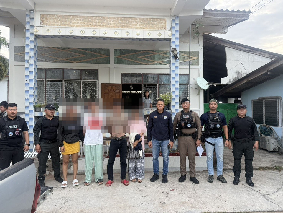 เปิดปฏิบัติการลุยห้วยใหญ่! ตำรวจ 100 นาย บุก 6 จุด รวบ 8 ราย เจอบีบีกัน-กระสุน 9 มม.-ยาไอซ์