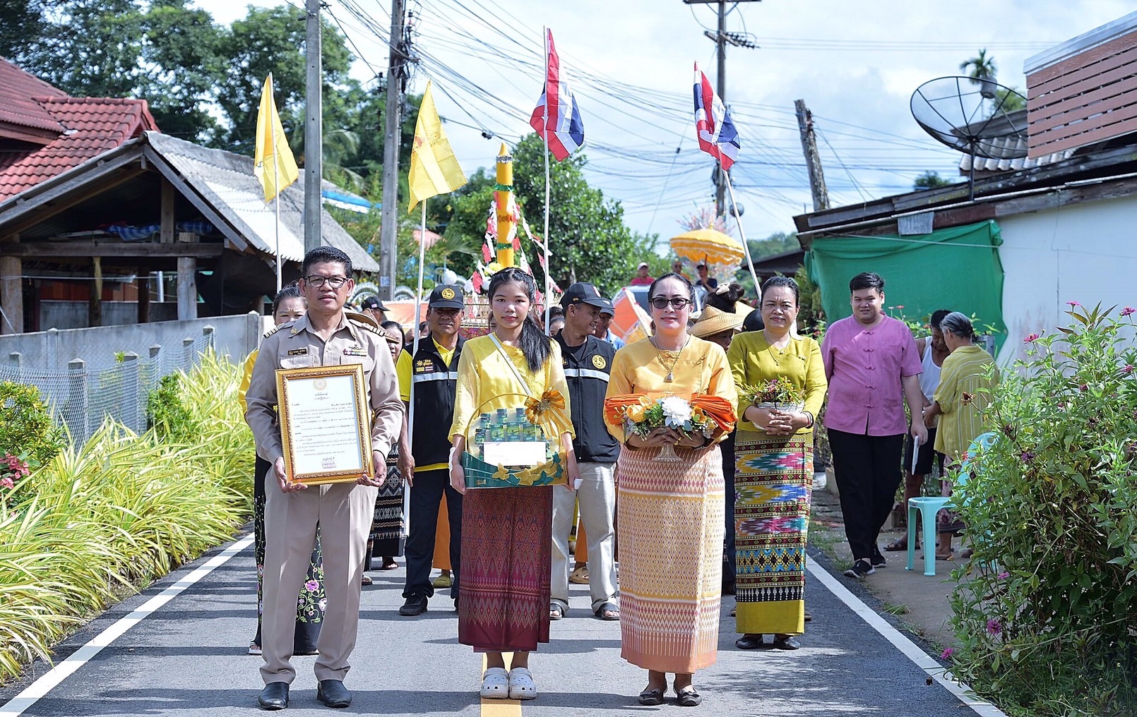 เชิญร่วมงานบุญทอดกฐินสามัคคี ทอดถวาย ณ วัดแม่สะงา เพื่อสมทบทุนเปลี่ยนหลังคา ศาลาการเปรียญ       