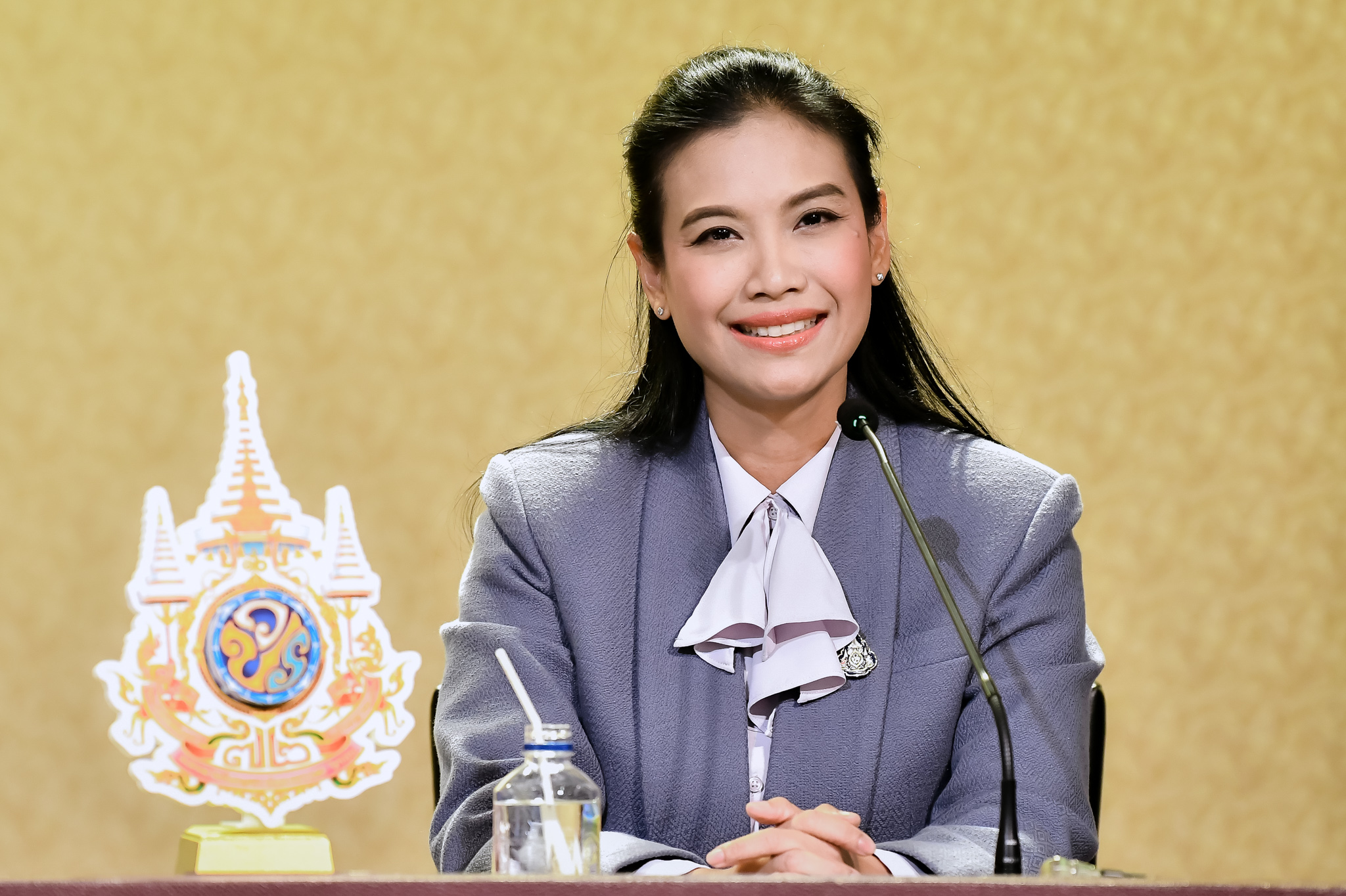 จัดทำเหรียญกษาปณ์ที่ระลึก 60 ปี มหาวิทยาลัยเชียงใหม่ เพื่อสำนึกในพระมหากรุณาธิคุณ และในโอกาสครบรอบการจัดตั้งในวันที่ 21 มกราคม 2567