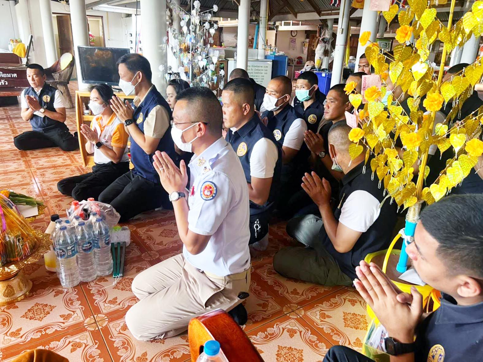 นอภ.หัวหิน นำ กองร้อย อส.ทำบุญ ครบรอบ 69 ปี วันสถาปนากองอาสารักษาดินแดน  