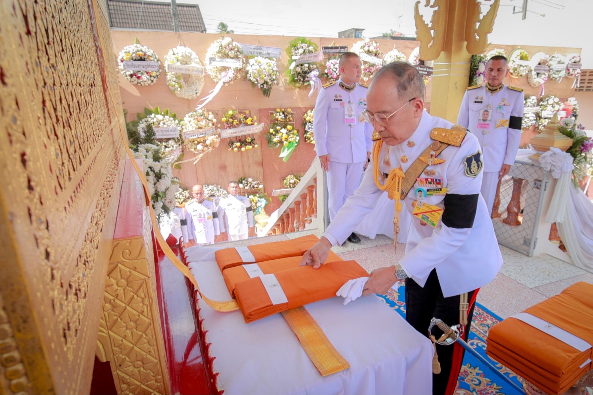 พระวรวงศ์เธอ พระองค์เจ้าเฉลิมศึกยุคล เสด็จแทนพระองค์ ไปในการพระราชทานเพลิงศพ ร้อยโท ภูวิวัฒน์ คำสง 